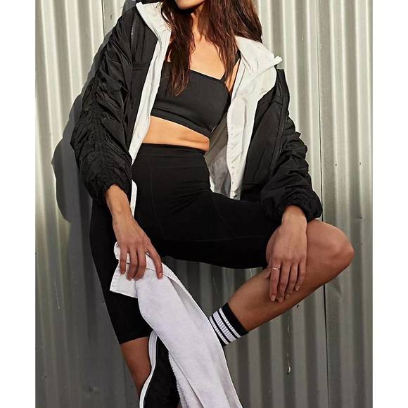 FREE PEOPLE Jackets & Blazers - NEW FREE PEOPLE way home packable jacket in black